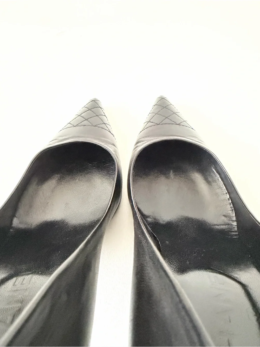CHANEL | Black Quilted Leather Pointed Toe Pumps CC Logo Heels Size EU 39